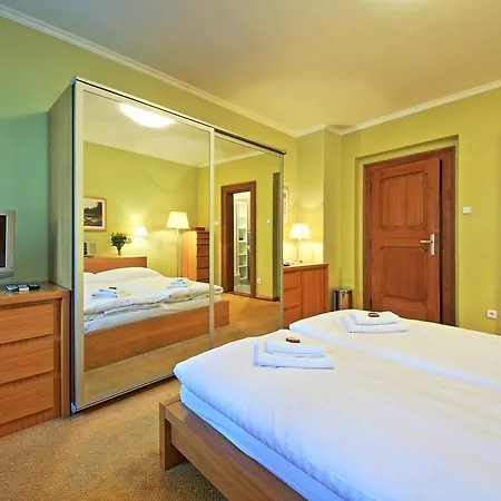 Gasthuis Tyn Courtyard Guestrooms